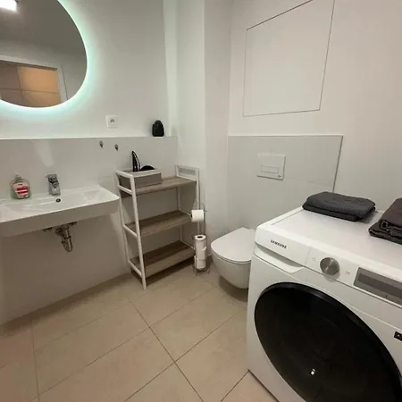 Luxury Free Parking Stylish * ברטיסלאבה